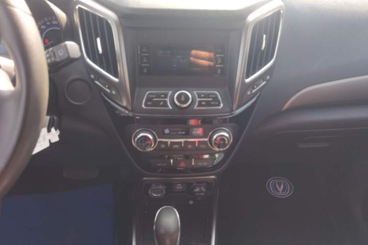 Used CHANGAN CS15 2016 1.5L Automatic Fashion Edition Audio And AC Panel