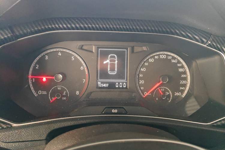 Used Volkswagen T-ROC 2019 230TSI DSG Two-Wheel-Drive Advanced Version China VI Standard
