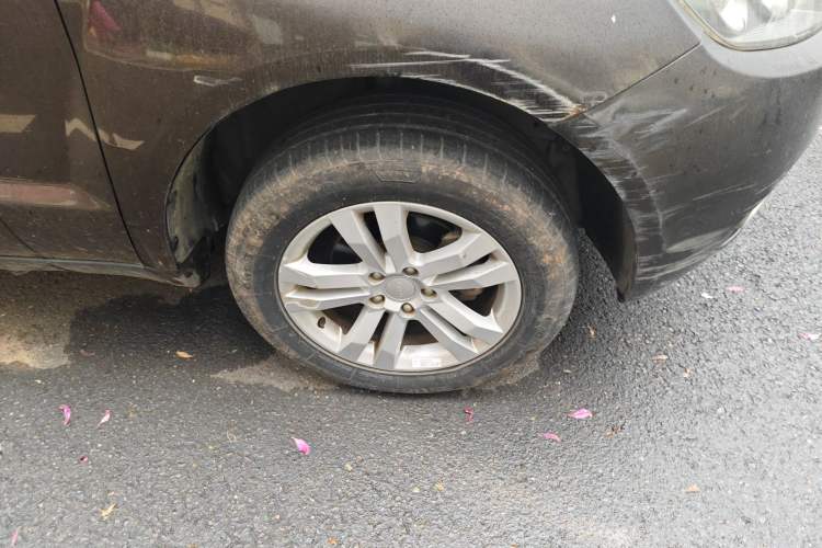 Used Geely Auto GX7 2015 Classic Edition 1.8L Manual Elite Model China IV