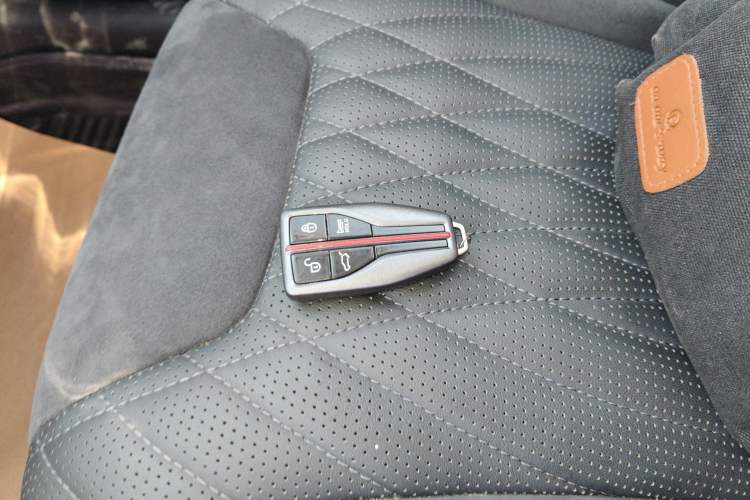 Used Hongqi HS5 2022 Revised Version 2.0T Smart Connect Flagship Edition
