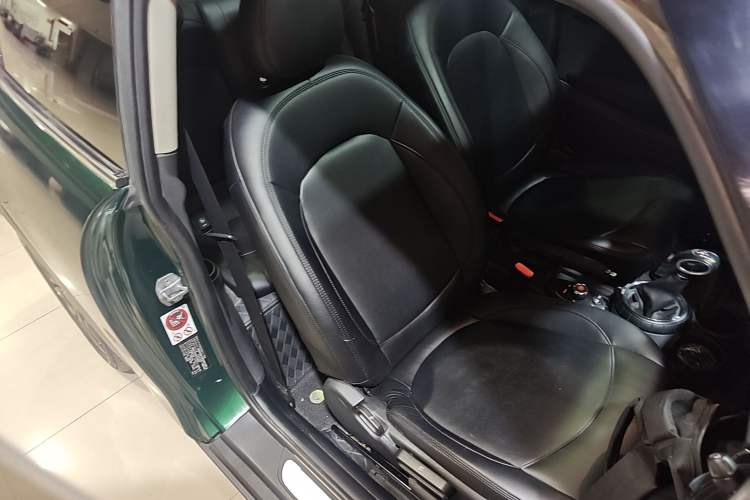 Used MINI 2014 1.5T COOPER Fun
