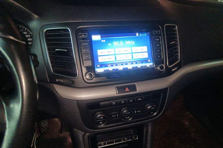 Used Volkswagen Sharan 2013 1.8TSI Standard Model Euro IV
