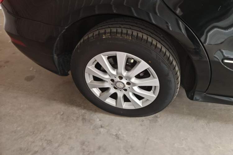 Used Mercedes-Benz R-Class 2017 R 320 4MATIC Business Edition Prestige Model Right Rear Wheel Hub