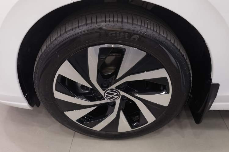 Used Volkswagen Golf 2025 300TSI Pro
