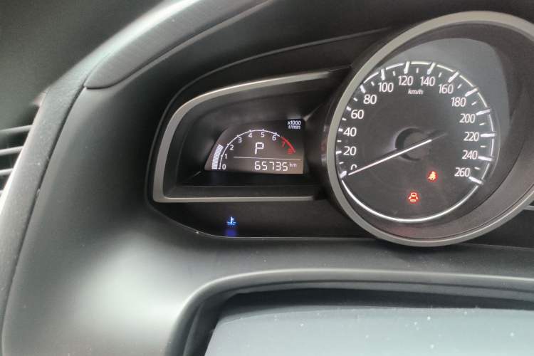 Used Mazda 3 Axela 2019 Cloud-Control Edition Hatchback 1.5L Automatic Comfort Model China VI Standard Odometer Close Up