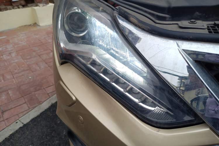 Used BYD Tang New Energy 2015 2.0T Four-Wheel-Drive Flagship Model Right Front Headlight