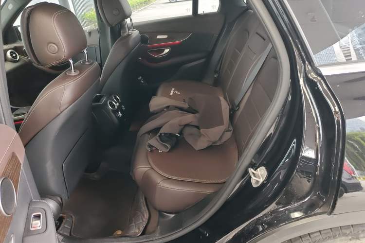 Used Mercedes-Benz GLC 2022 Second Facelift GLC 260 L 4MATIC Luxury Edition Left Rear Seat