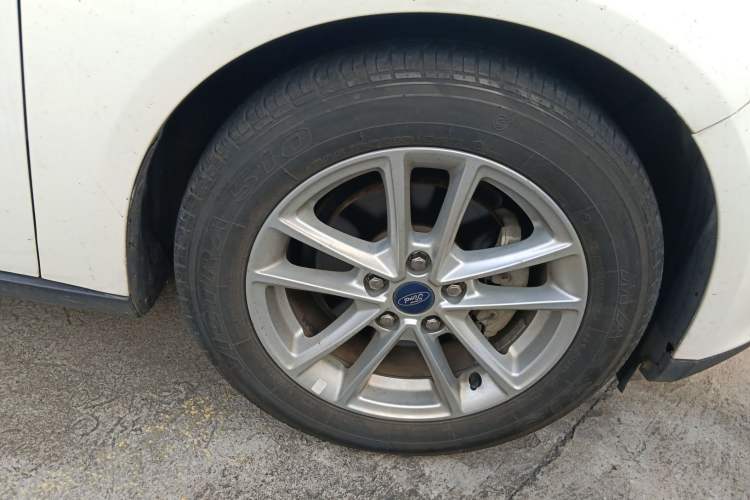 Used Ford Focus 2018 Sedan Classic 1.6L Automatic Trendy SmartDrive Edition
