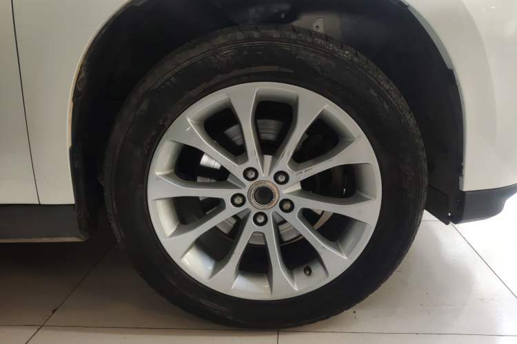 Used Haval H2 2017 Blue Label 1.5T Manual Two-Wheel Drive Luxury Model Right Front Wheel Hub