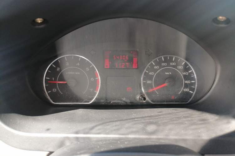 Used Wuling Rongguang V 2015 1.2L Practical Model
