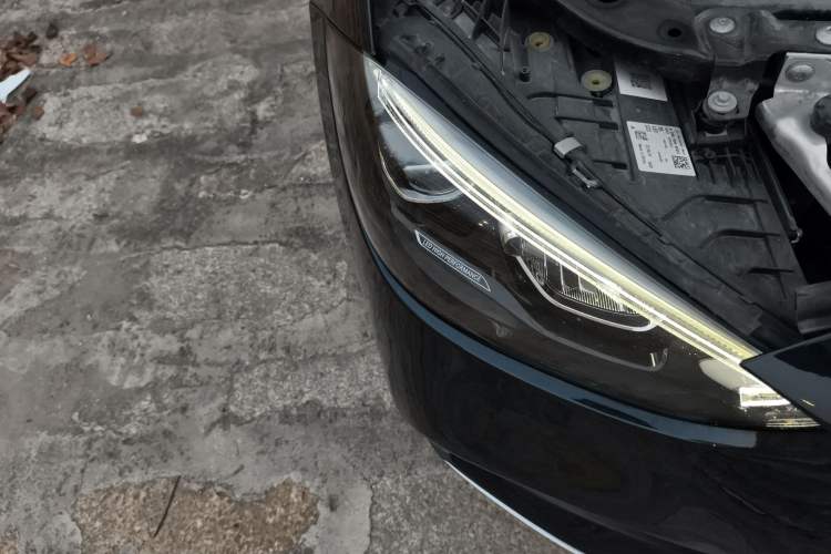 Used Mercedes-Benz C-Class 2022 Restyled C 260 L Sport Edition Right Front Headlight