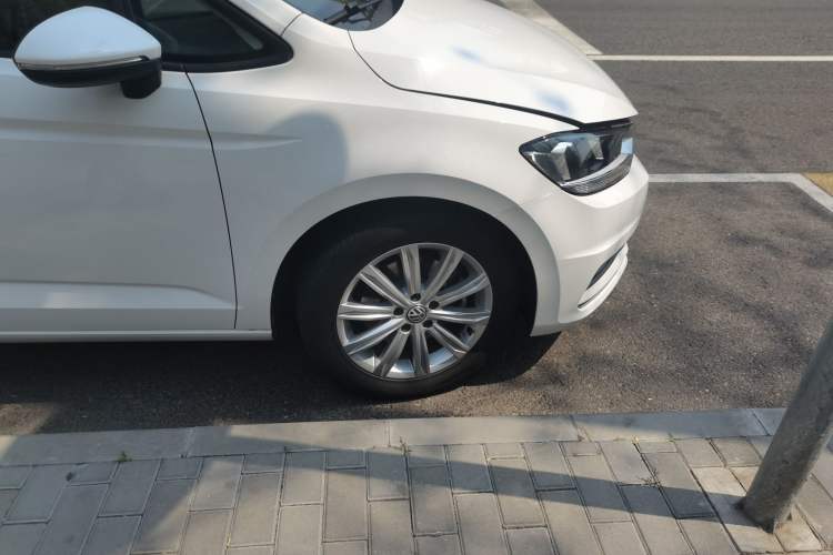 Used Volkswagen Touran 2021 Touran L 280TSI DSG Comfort Edition 7 Seats Right Front Wheel Hub