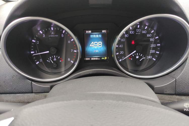 Used Haval H8 2015 2.0T Two-Wheel-Drive Luxury Version
