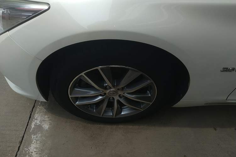 Used Infiniti Q50L 2015 2.0T Comfort Edition Exterior 4