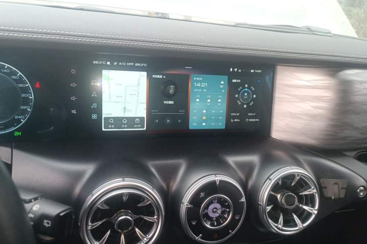 Used Tank 300 2021 Off-Road Edition 2.0T Conqueror Audio And AC Panel