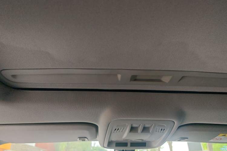 Used Chevrolet Cruze 2017 1.5L Manual Xuanfeng Edition Headliner