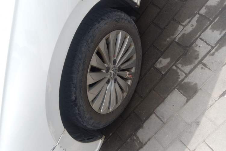 Used Volkswagen Lavida 2018 280TSI DSG Comfort Edition China V Standard Left Front Wheel Hub