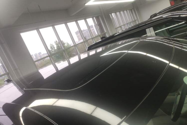 Used Volvo EM90 2025 Ultra Six-Seater Roof