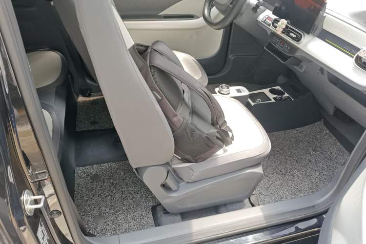 Used Geely Galaxy Panda 2025 210km Panda Kart Right Front Seat