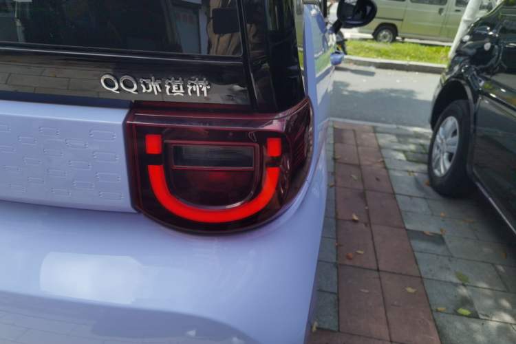 Used Chery QQ Ice Cream 2022 170km Sundae Ternary Lithium Exterior 3