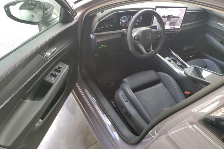 Used Volkswagen Passat 2025 Pro 380TSI Dragon Supreme Edition