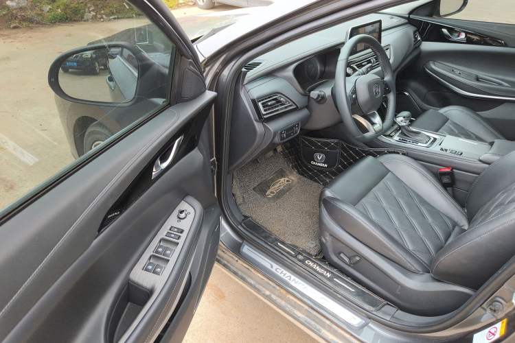 Used CHANGAN Ruicheng CC 2022 Blue Whale Edition 1.5T DCT Luxury Model Driver Seat