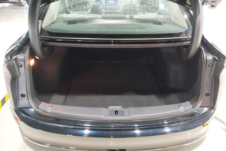 Used Hongqi E-QM5 2025 500km Range Commuter Version