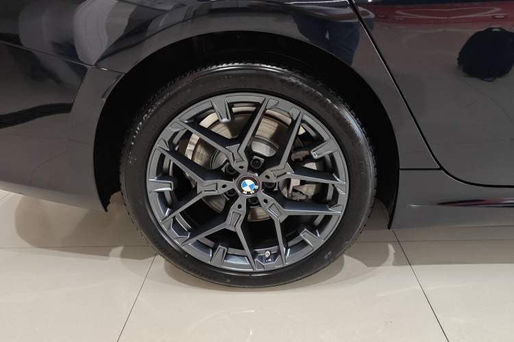 Used BMW 3 Series 2025 330i M Sport Night Edition Package Right Rear Wheel Hub