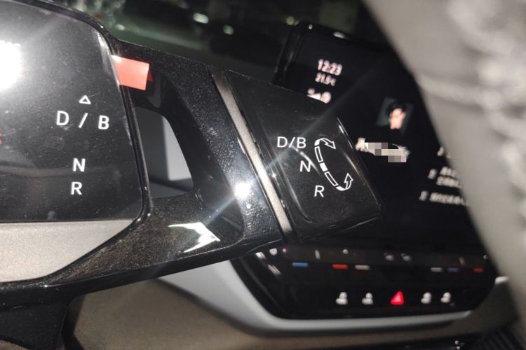 Used Volkswagen ID.4 X 2023 Pure Long-Range Version Gear Lever