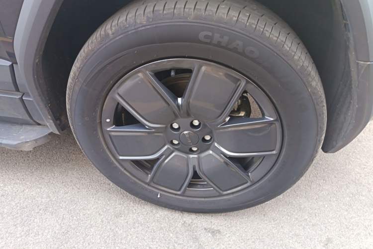 Used iCAR 03T 2024 520km Two-Wheel Drive Long-Range Version Right Front Wheel Hub