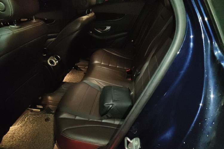 Used Mercedes-Benz GLC 2018 Facelift GLC 260 4MATIC Luxury Edition
