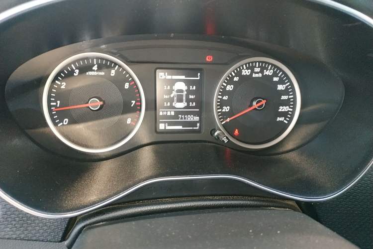 Used Baojun 730 2021 1.5L Manual Fashion Version 7 Seats