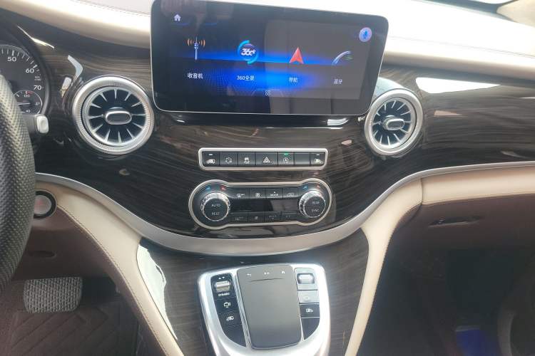 Used Mercedes-Benz Vito 2018 2.0T Business Version China VI Emission Standard
