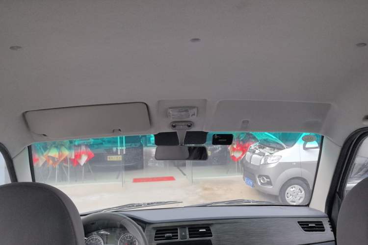 Used Jinbei Hiace X30 2020 1.5L Super-Comfortable Version China VI Standard SWC15M
