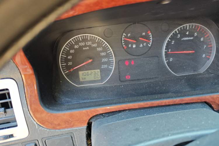 Used Jinbei Grace  Odometer Close Up