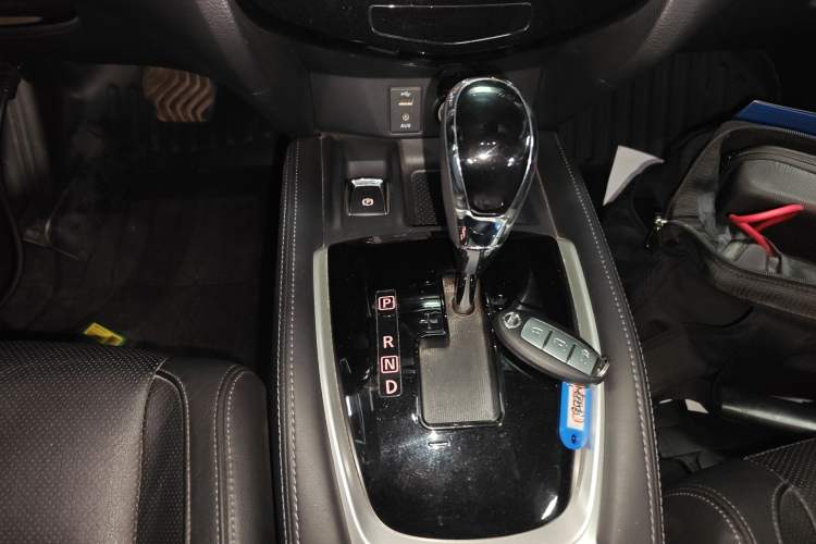 Used Nissan X-Trail 2017 2.5L CVT Luxury Edition 4WD Gear Lever