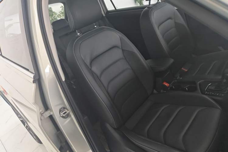 Used Volkswagen Tiguan L 2021 330TSI Automatic Two-Wheel Drive R-Line Enhanced Edition
