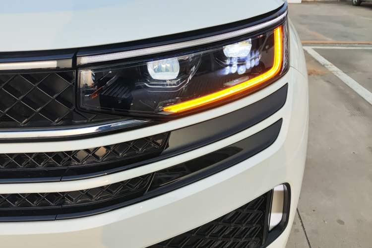 Used Volkswagen Tavendor 2024 380TSI All-Wheel Drive R-Line Cruise Edition