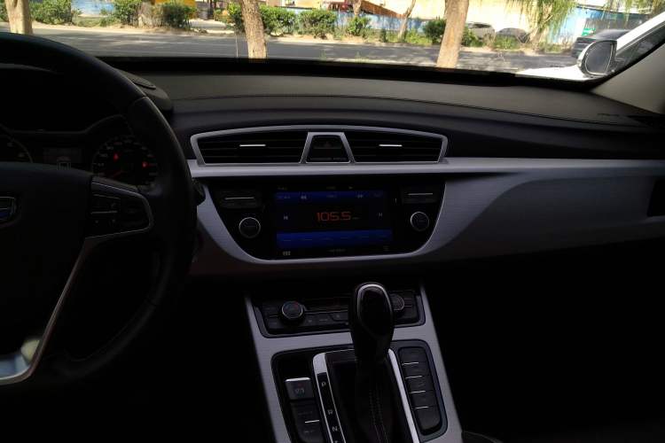 Used Geely Auto Emgrand X7 Sport 2016 1.8TD Automatic ZhiShang Model