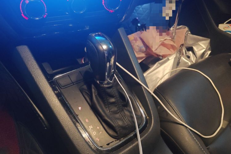 Used Volkswagen Sagitar 2015 230TSI Automatic Comfort Version Gear Lever