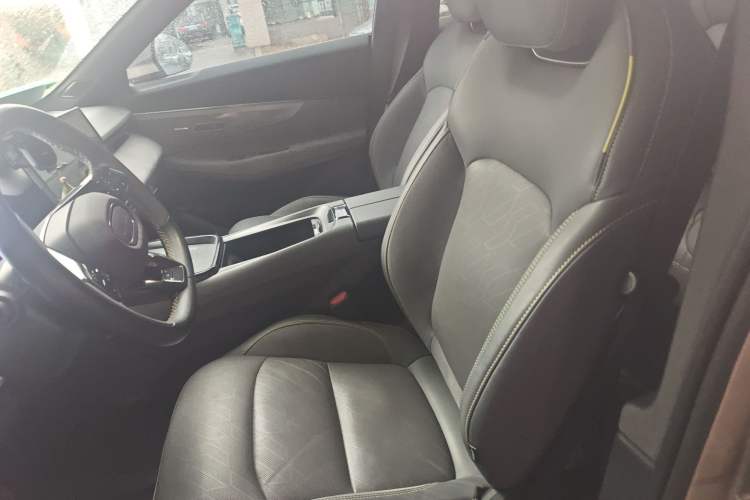 Used Lynk & Co 08 EM-P 2023 120km Long-Range Halo Left Front Seat