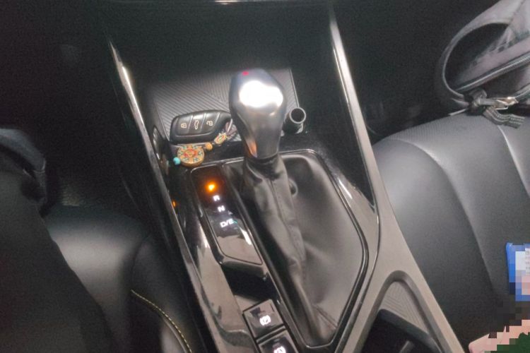 Used Roewe i5 2021 1.5L CVT Diamond Edition Gear Lever