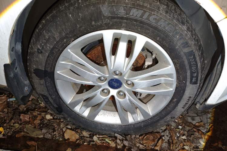 Used Ford Focus 2012 Sedan 1.6L Manual Comfort Model
