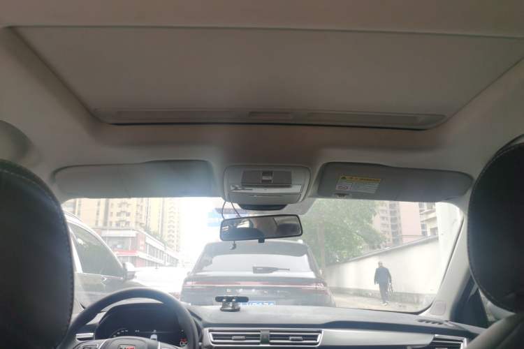 Used Roewe i5 2020 1.5L Automatic 4G Connect Luxury Flagship Edition Headliner