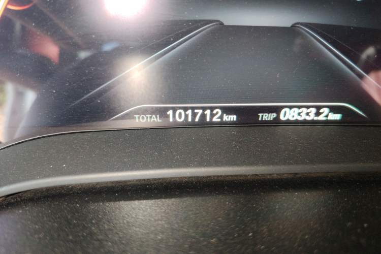 Used BMW 5 Series 2019 530Li Leading Model M Sport Package Odometer Close Up