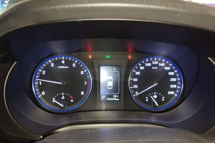 Used Hyundai Mistra 2014 1.8L Automatic Smart GLS Instrument Cluster