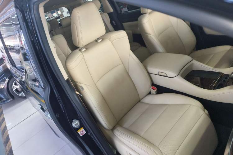 Used Toyota Alphard 2019 Dual-Engine 2.5L Luxury Edition