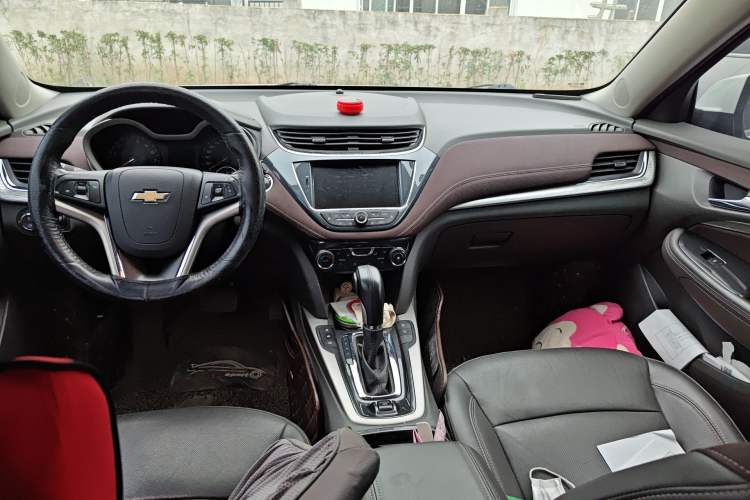 Used Chevrolet Malibu 2017 1.5T Automatic Luxury Edition Center Console