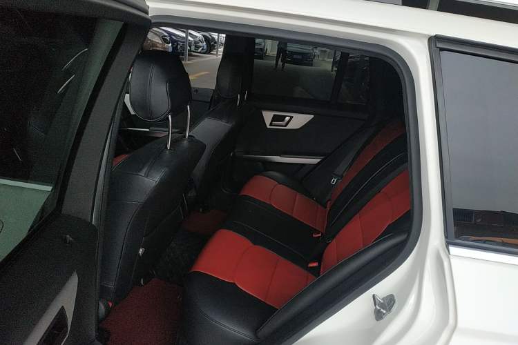 Used Mercedes-Benz GLK-Class 2015 GLK 260 4MATIC Dynamic Edition Ultimate Version
