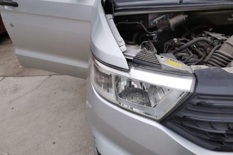 Used Wuling Hongguang V 2019 1.5L Jingqu Version China VI LAR